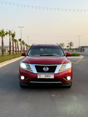 Nissan Pathfinder SL 2014 | Excellent Condition | Sunroof | Leather Seats