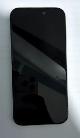 Apple iPhone 16