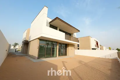 Luxurious Villa | Private Garden | Spacious Layout