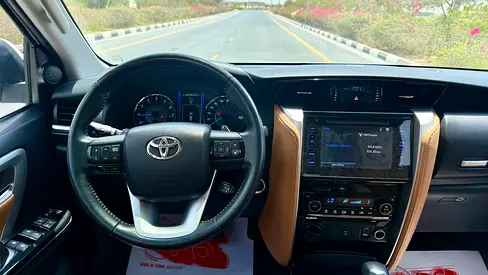 2016 Toyota FORTUNER — миниатюра 7