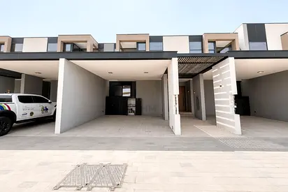 Vastu Compliant | Vacant | 3BR + Maid’s TH | Single Row | Middle Unit