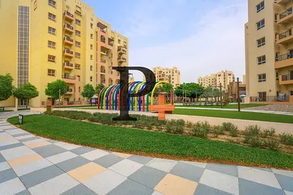 VACANT | NEAR TO COMMUNITY | SPACIOUS SIZE