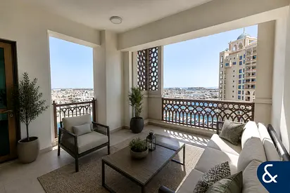 Top Floor | Vacant | Full Sea Views