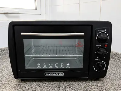 [Black +Decker] Baking oven for sale