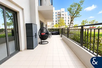 Large Terrace | VOT | Direct Pool Access