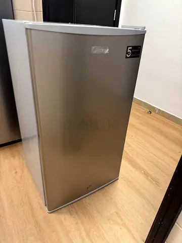 Single-door Silver Mini Fridge - Good Condition