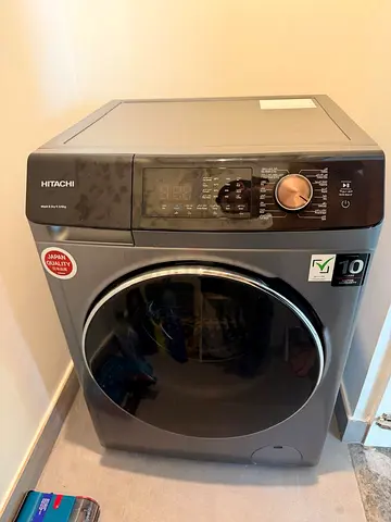 Hitachi Front Load Washing Machine - washer-Dryer 9&5/6kg Grey, Good Condition