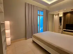 Masterroom next to METRO & TRAM