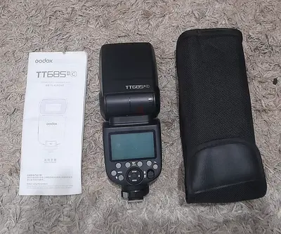Godox TT685 II-C Speedlite Flash with Case and Manual - Good Working Condition used only one time