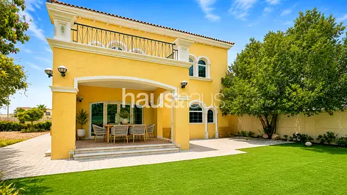 Central Location | Close to Park | Legacy Large