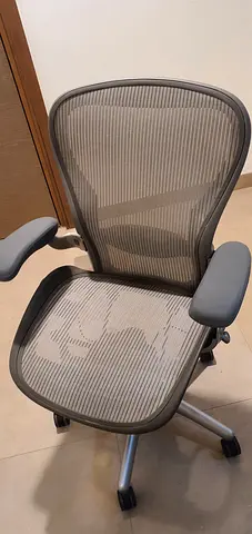 Herman Miller Areon Classic Chairs For Selling