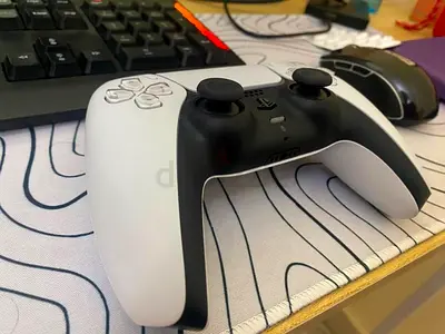 PS5 Controller in Excellent condition Very less used