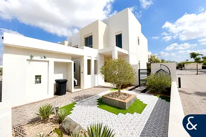 Corner | Vacant On Transfer | Landscaped