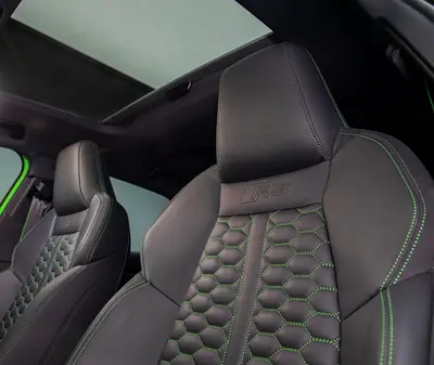 صورة 15 لـ 2025 AUDI RS3