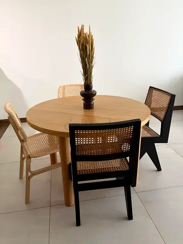 Round wooden dining table IKEA STOCKHOLM - light oak finish