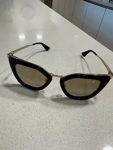 Original Prada sunglasses woman 150 aed
