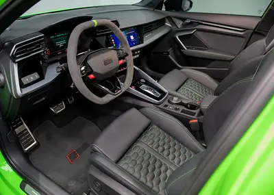 صورة 10 لـ 2025 AUDI RS3