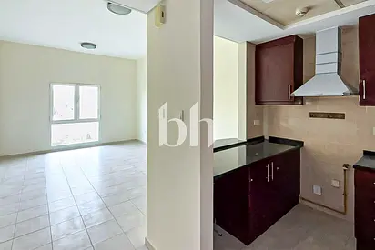 Unfurnished | Mid floor | Managed
