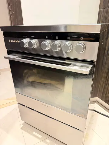 Fisher & Paykel Freestanding Electric Cooker and Oven