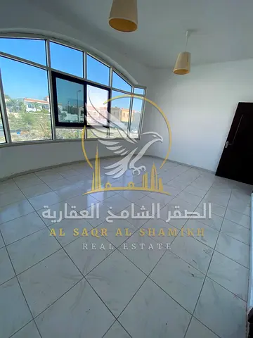 افخم فيلا بمساحة واسعة جدا و تشطيب سوبر ديلوكس بمنطقة الرفاعة بالشارقة للايجار السنوي