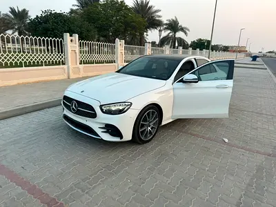 2021 Mercedes-BENZ E-CLASS photo 2