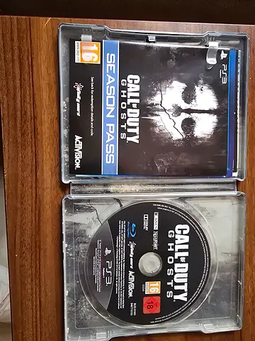 Call of Duty: Ghosts (PS3) disc with case and Season Pass insert - used
