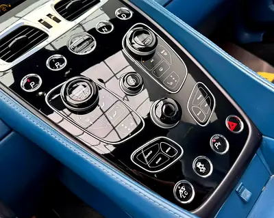 صورة 13 لـ 2015 Aston Martin VANQUISH