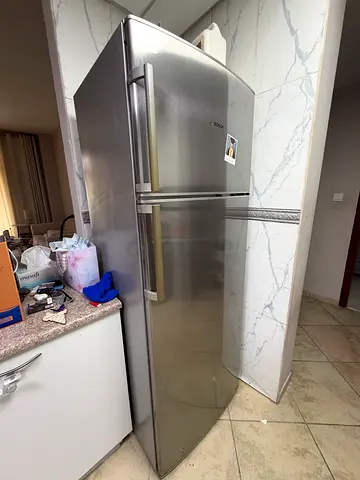 Silver double-door 401L BOSCH refrigerator, good working condition