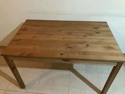 Solid Wood Dining Table - Light Oak Finish, Good Condition with 4 chairs