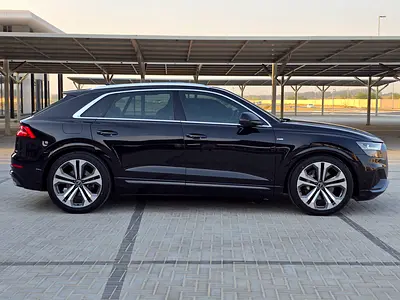 صورة 8 لـ 2023 AUDI Q8