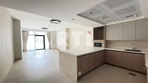 Spacious 1Br | Skyline Pool View | Prime Amenities