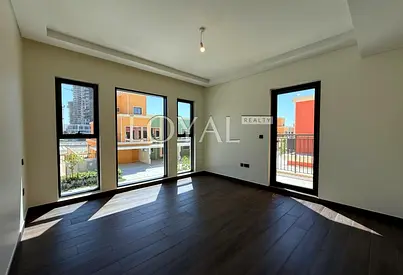 Brand New 4BR Townhouses / Great location / Ready