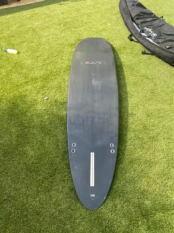 🏄 8'6" Surfboard – Excellent Condition – Includes Board Bag