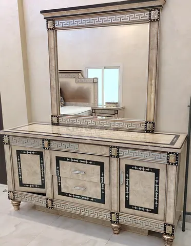 Elegant Dresser with Large Mirror and Grecian Pattern
