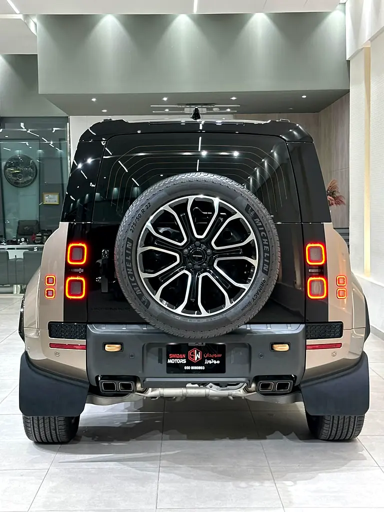 Land Rover Defender 2026