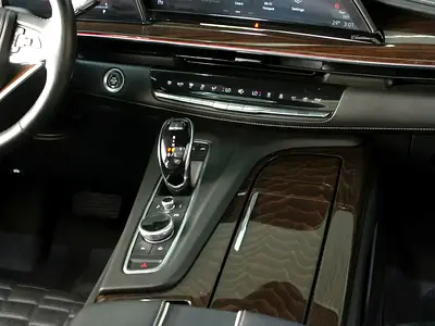 صورة 19 لـ 2022 Cadillac ESCALADE