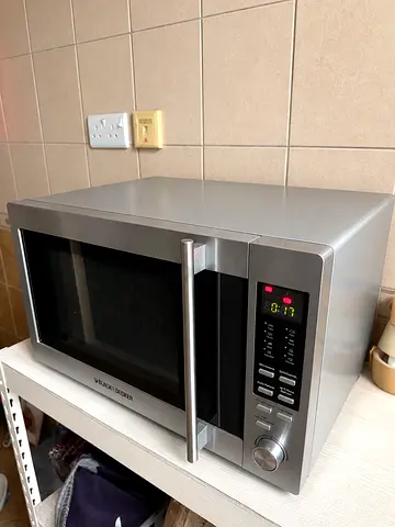 Black & Decker Microwave in mint condition for sale