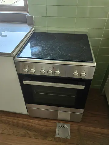Simens 60X60 Ceramic electric cooker HK5P10050M, need attention