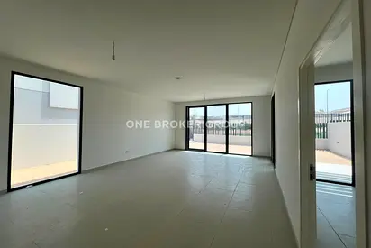 Single Row | Corner Unit | Easy Access To Entrance