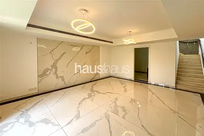 Upgraded | Lake Facing | Close to Souk