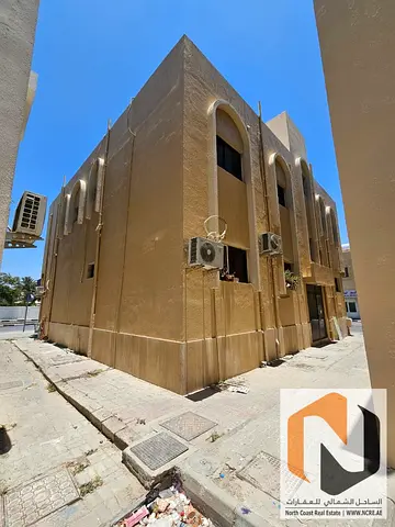 للبيع – بناية سكنية تجارية في اليرموك، الشارقة