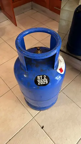 Gas cylinders