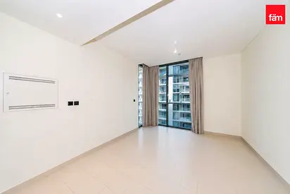 Mid Floor Vacant On Oct | Spacious
