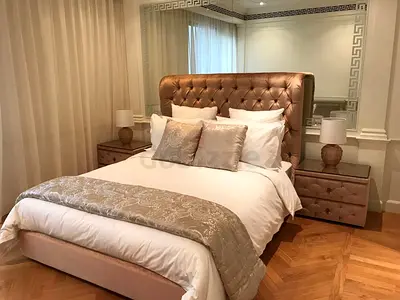 The one Queen Bed