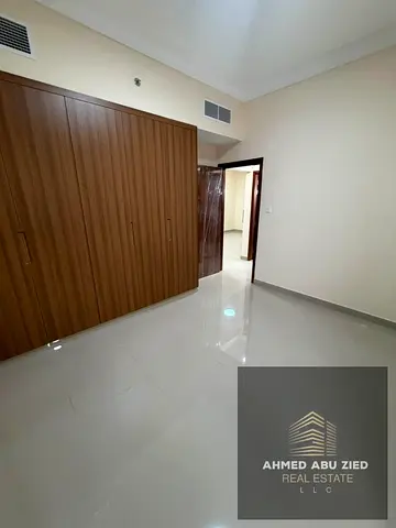 أول ساكن _ تكييف مركزي _ خزائن بالحائط _ بلكونة _ 2 حمام _ شقة جديدة غرفة وصالة للإيجار السنوي في الجرف 3 _ عجمان _ 4 أو 6 دفعات