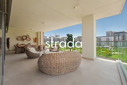 Huge Terrace | Large Corner Layout | Park View