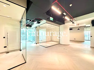 Vacant | Corner Office | Close To Metro