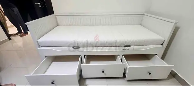 IKEA hamness daybed with 3 big storage drawers and 2 IKEA mattresses.