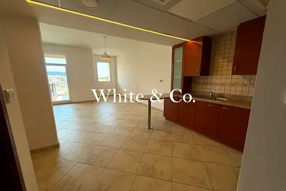 Vacant | Spacious Studio | Community View
