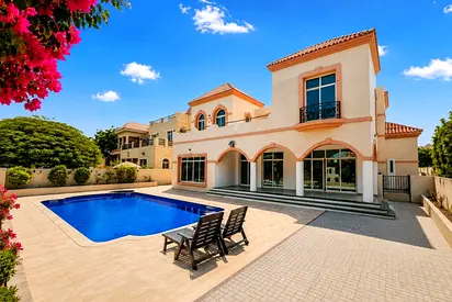 Spacious | Study | 2 Kitchens | Pool |